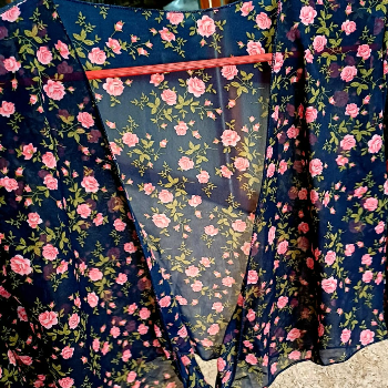 Co-Ord set with shrug-https://s3.ap-south-1.amazonaws.com/prod-media-vyaparify-com/vcards/products/189550/product_1744781916_67ff425c5c8a6.png Image