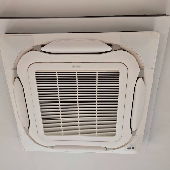 AKABISHI CASSETTE Air Conditioner-https://s3.ap-south-1.amazonaws.com/prod-media-vyaparify-com/vcards/products/190646/product_1744860951_680077174ef04.png Image