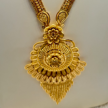 Elegant Gold Pendant Haar with Floral and Geometric Detailing-https://s3.ap-south-1.amazonaws.com/prod-media-vyaparify-com/vcards/products/195776/product_1745415052_6808eb8c554ef.png Image