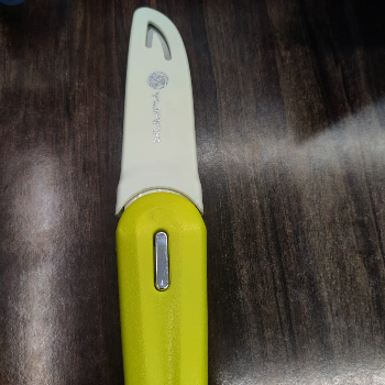  Foldable Knife and Peeler MOHAMMED HALVADWALA Shop No. 56 12 Patnipura, Indore Opposite Jain Mandir