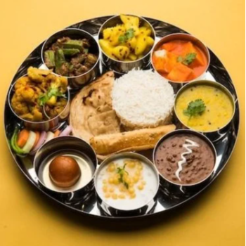 Special / Regular Veg Thali-https://s3.ap-south-1.amazonaws.com/prod-media-vyaparify-com/vcards/products/206222/product_1746156908_68143d6cc0dba.png Image