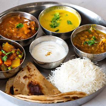 Special / Regular Veg Thali-https://s3.ap-south-1.amazonaws.com/prod-media-vyaparify-com/vcards/products/206223/product_1746156908_68143d6cdbd42.png Image