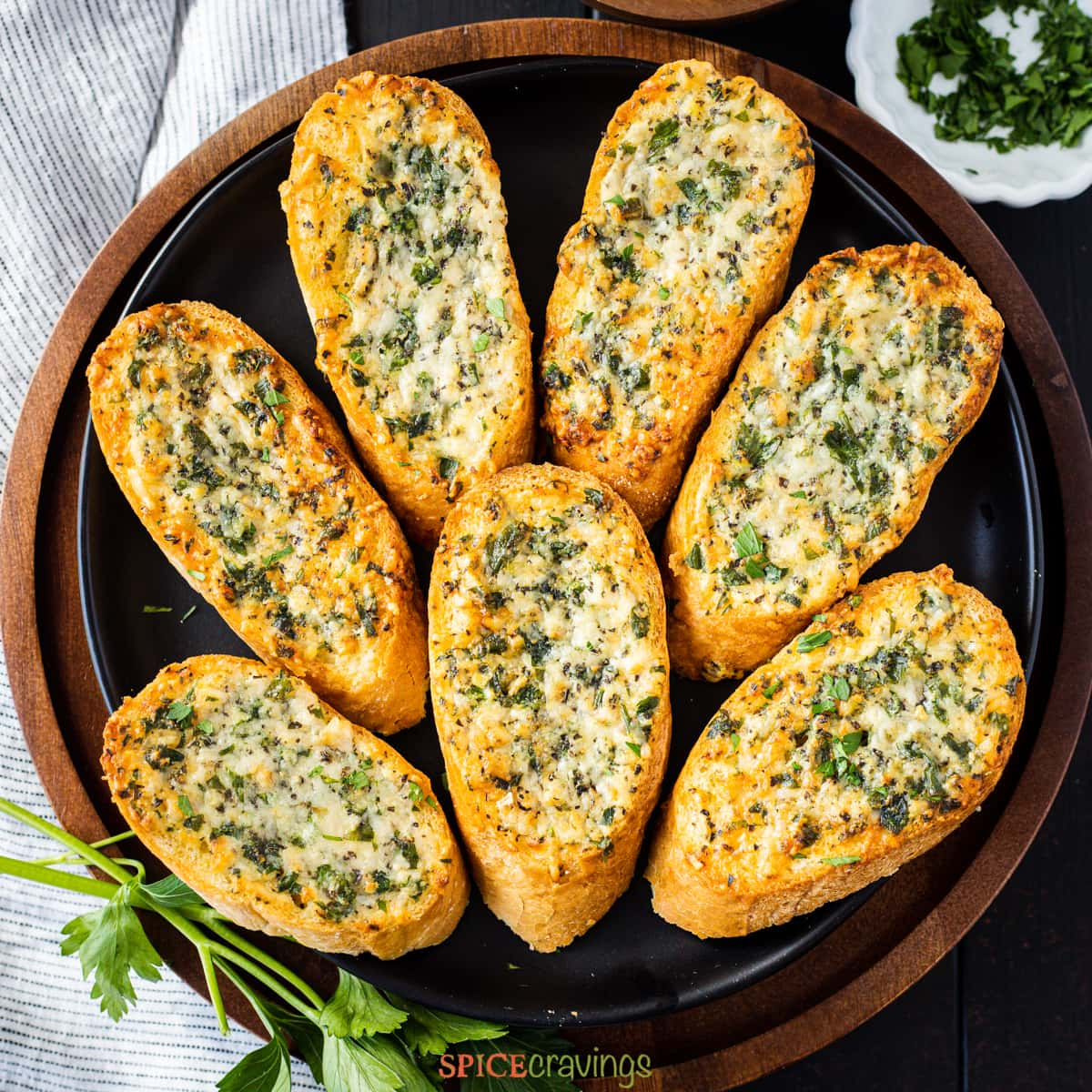 Variety of Garlic Breads-https://s3.ap-south-1.amazonaws.com/prod-media-vyaparify-com/vcards/products/220410/product_1746810244_681e35844fdab.png Image