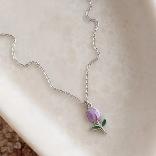 Floral Pendant Necklace-https://s3.ap-south-1.amazonaws.com/prod-media-vyaparify-com/vcards/products/222882/product_1746874872_681f31f8112fa.png Image