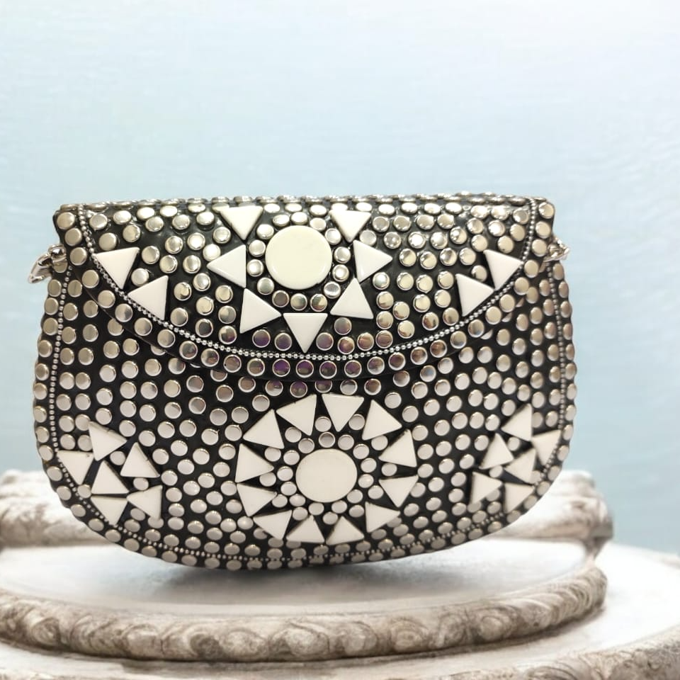 Metal Clutch Bags-https://s3.ap-south-1.amazonaws.com/prod-media-vyaparify-com/vcards/products/222908/product_1746877194_681f3b0a78eb5.png Image