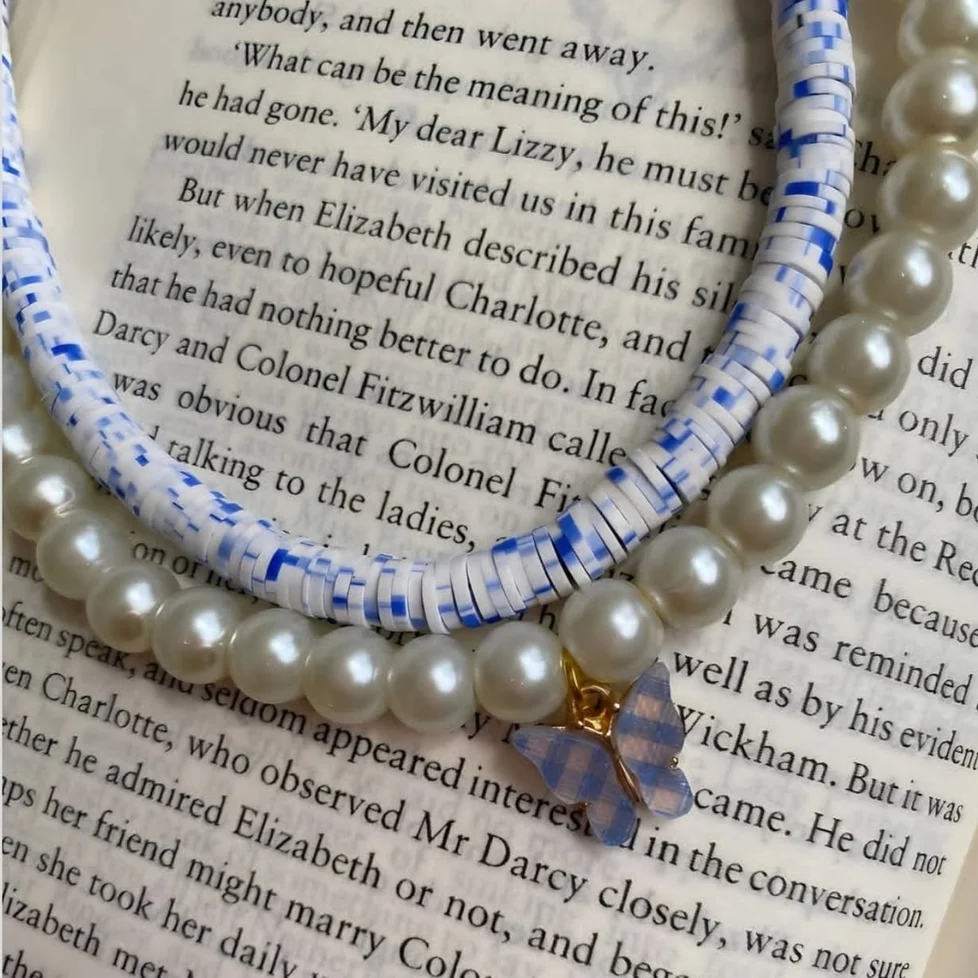 Butterfly Beaded Pearl Pendant Necklace-https://s3.ap-south-1.amazonaws.com/prod-media-vyaparify-com/vcards/products/222930/product_1746878480_681f4010510d2.png Image