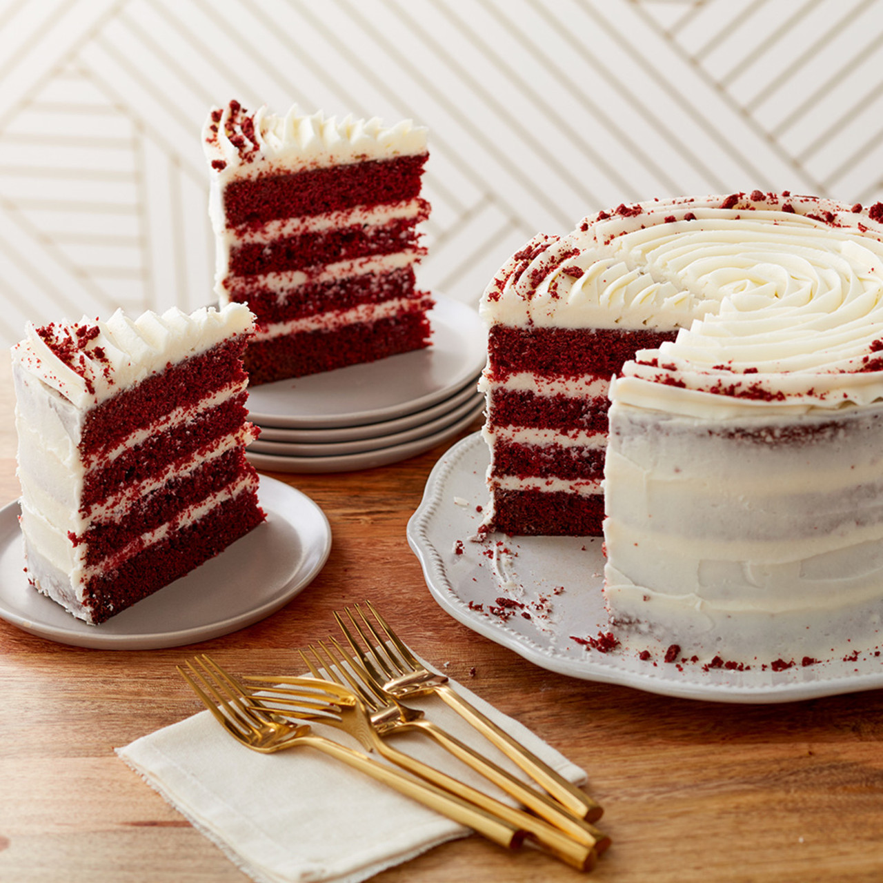 Red velvet cake with cheese cream-https://s3.ap-south-1.amazonaws.com/prod-media-vyaparify-com/vcards/products/225147/product_1747060121_68220599d8870.png Image