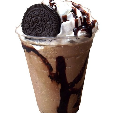 Oreo shake-https://s3.ap-south-1.amazonaws.com/prod-media-vyaparify-com/vcards/products/225251/product_1747064740_682217a4122a9.png Image