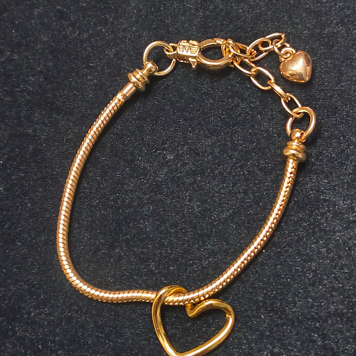  Anti tarnish bracelet with beautiful lock chain HAMNAYA HANDICRAFT HAMNAYA HANDICRAFT DAYANAND MARG JAIPUR