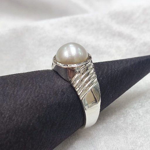 Pearl Silver Ring-https://s3.ap-south-1.amazonaws.com/prod-media-vyaparify-com/vcards/products/379926/product_1760169760_68ea0f208d3d7.png Image