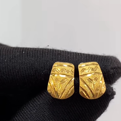  Gold earrings GAGAN JEWELLERS MANDIR WALA BAZAROPPOSITE JARNAILSINGH AND SONS JEWELLERS SULTANWIND ROAD