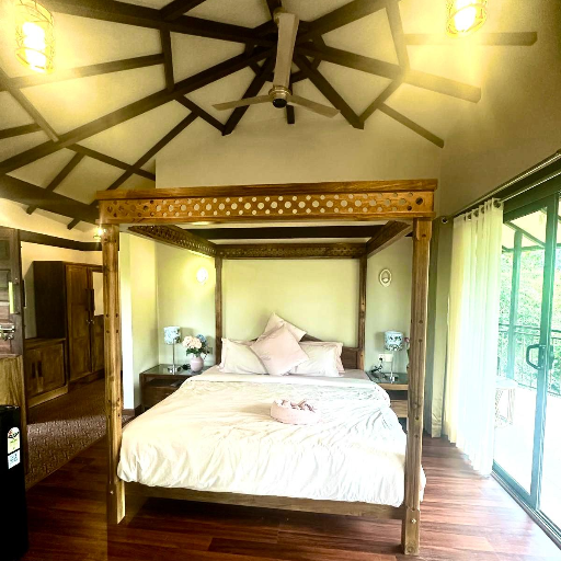  Treehouse Honeymoon Suite with Jacuzz PUGMARKS JUNGLE LODGE 11 465 466 467 KATTIKULAM MANANTHAVADYNEAR KELU VAIDYAR CLINIC