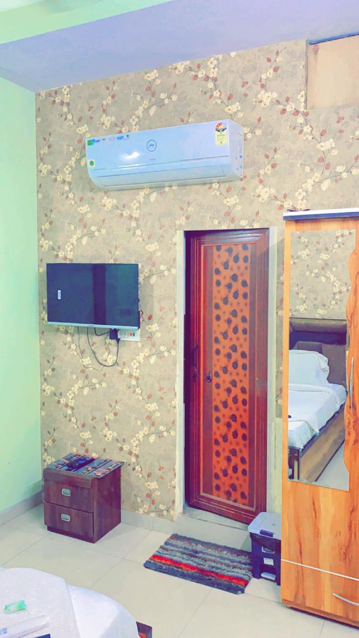  Double Bedroom THE MARVEL CAFE AND RESTAURANT 206 Jawhar Nager Service Road Near Reti Mandi Square Rajendra Nager Indore