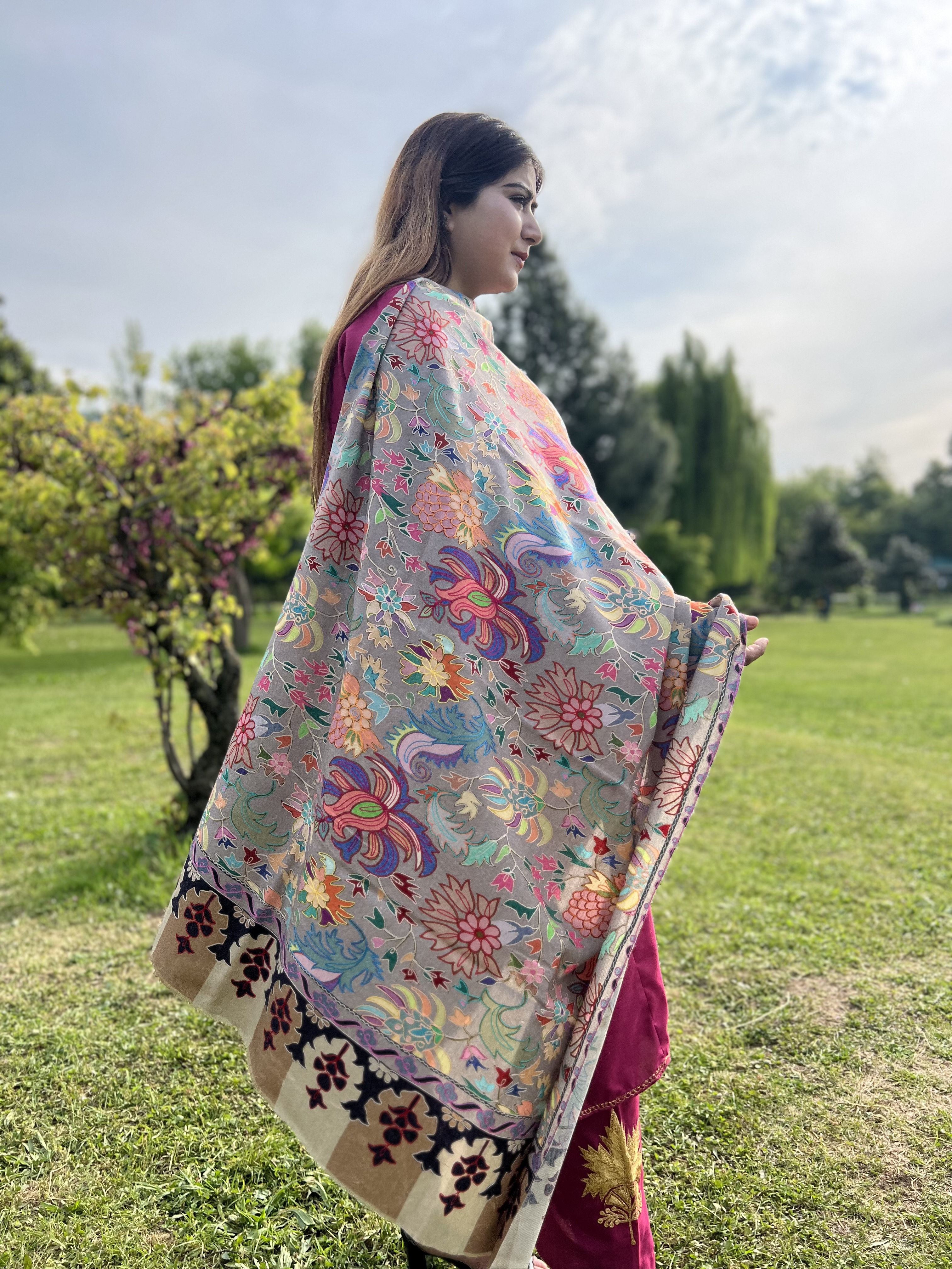 Kalamkari shawl-https://s3.ap-south-1.amazonaws.com/prod-media-vyaparify-com/vcards/products/62918/IMG_3009.jpeg Image