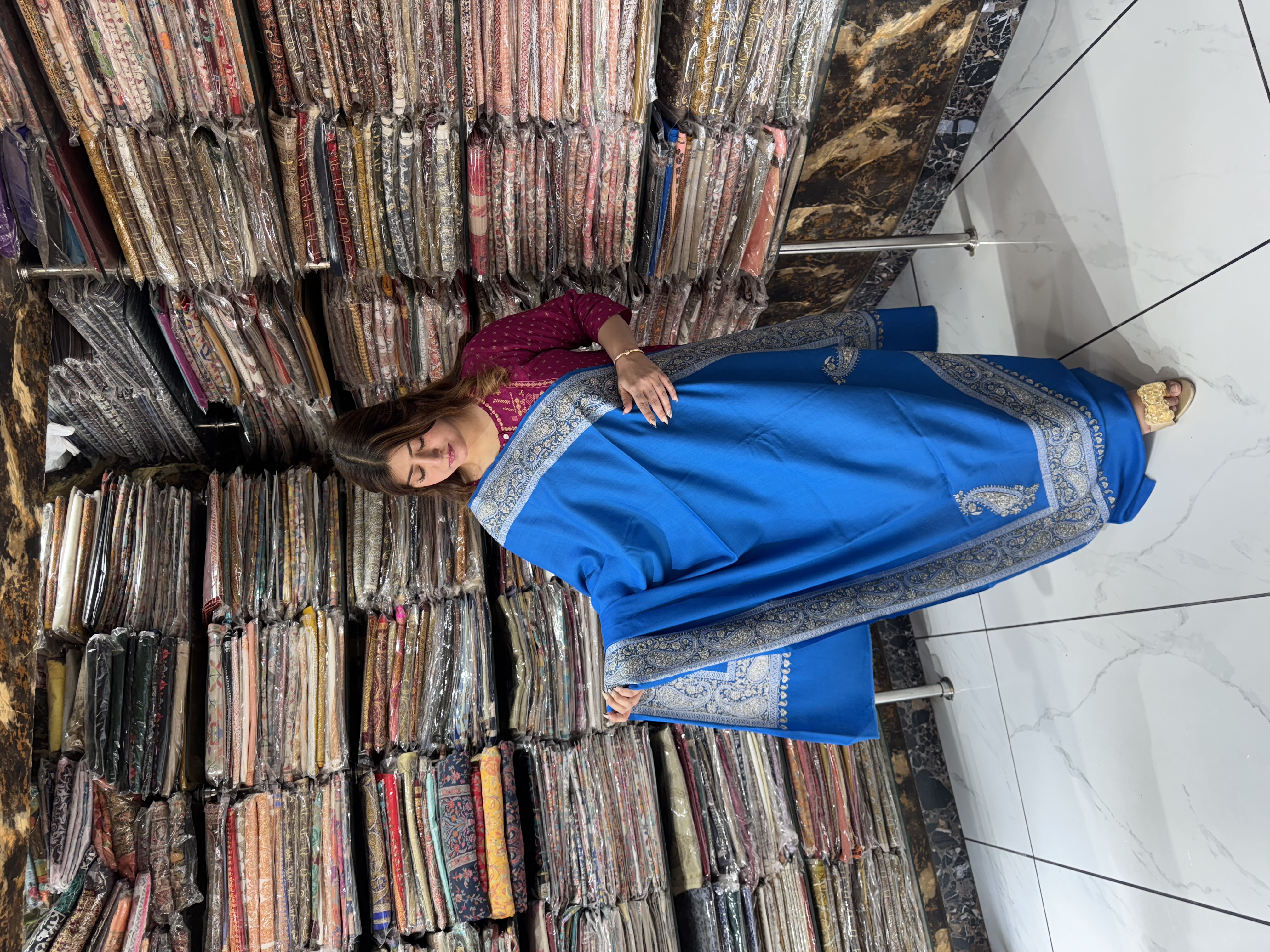 Zaridor shawl-https://s3.ap-south-1.amazonaws.com/prod-media-vyaparify-com/vcards/products/63836/IMG_2509.jpeg Image