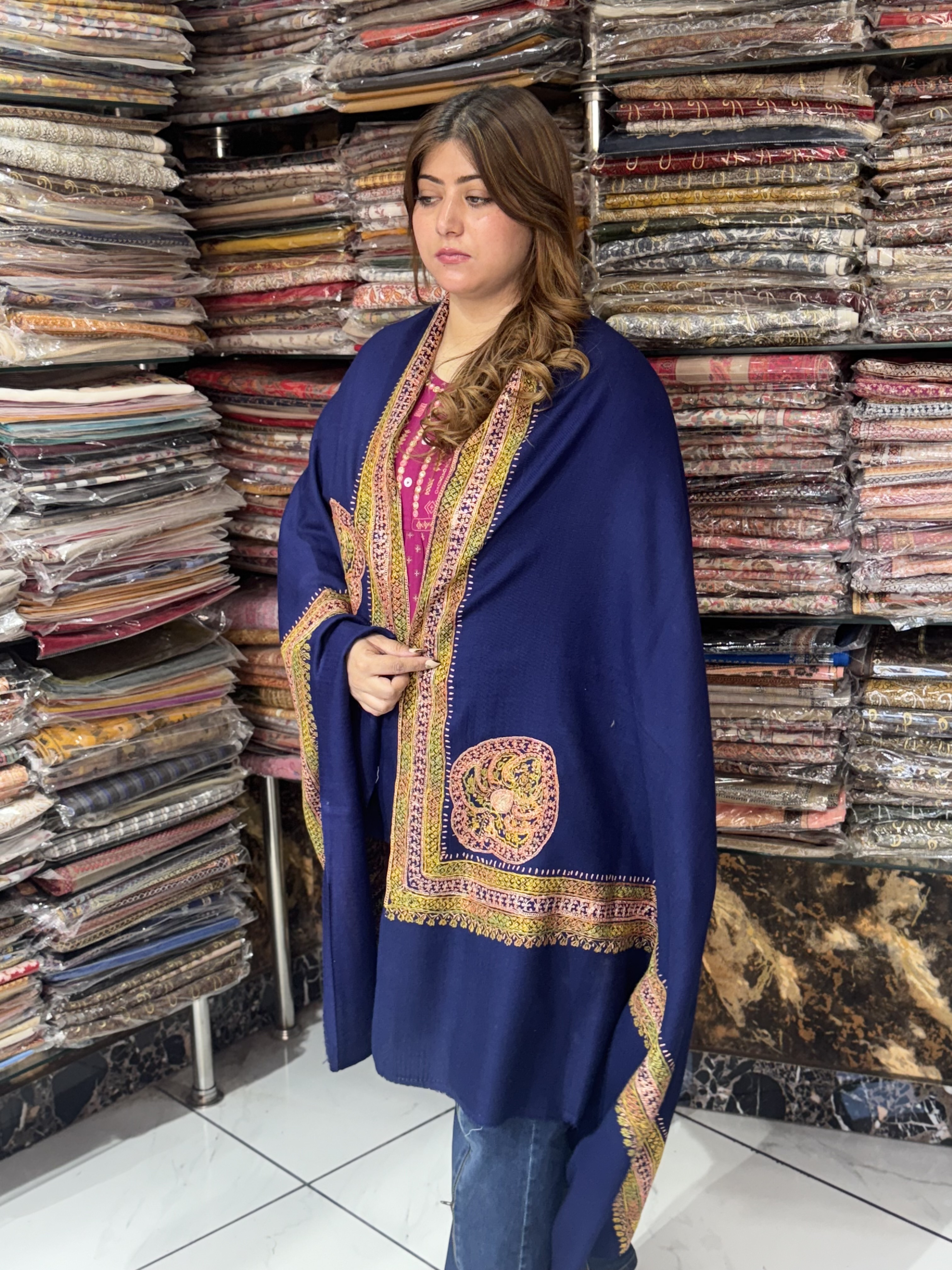 3 hashi shawl-https://s3.ap-south-1.amazonaws.com/prod-media-vyaparify-com/vcards/products/64106/IMG_2954.jpeg Image