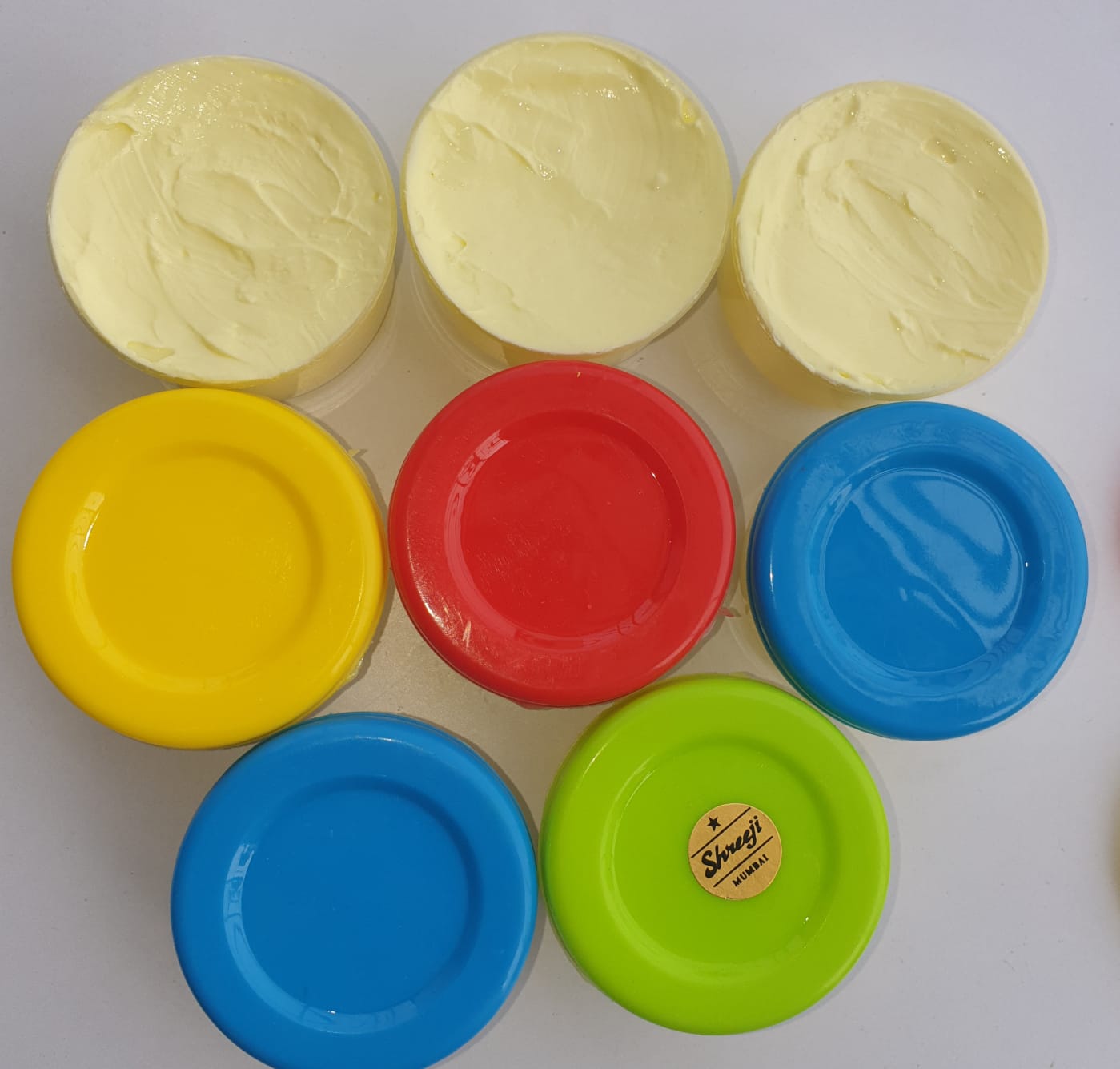 CLASSIC WHITE CREAM ORIGINAL-https://s3.ap-south-1.amazonaws.com/prod-media-vyaparify-com/vcards/products/66626/WhatsApp-Image-2023-12-13-at-7.50.46-PM-%281%29.jpeg Image