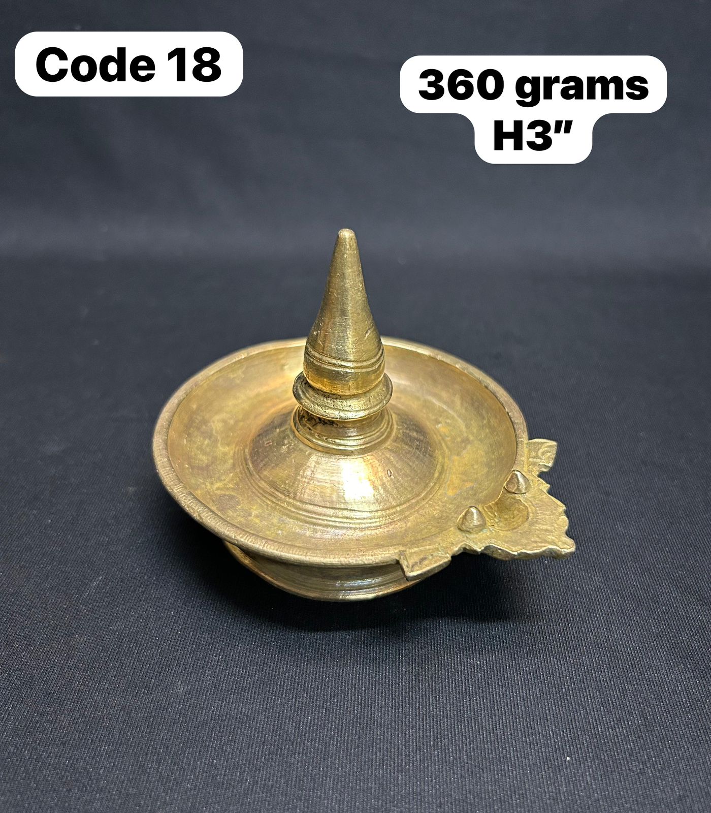 Panchaloha handcrafted lamp-https://s3.ap-south-1.amazonaws.com/prod-media-vyaparify-com/vcards/products/69376/971c2103-4914-4067-bbe2-6e5a04ffb670.jpg Image