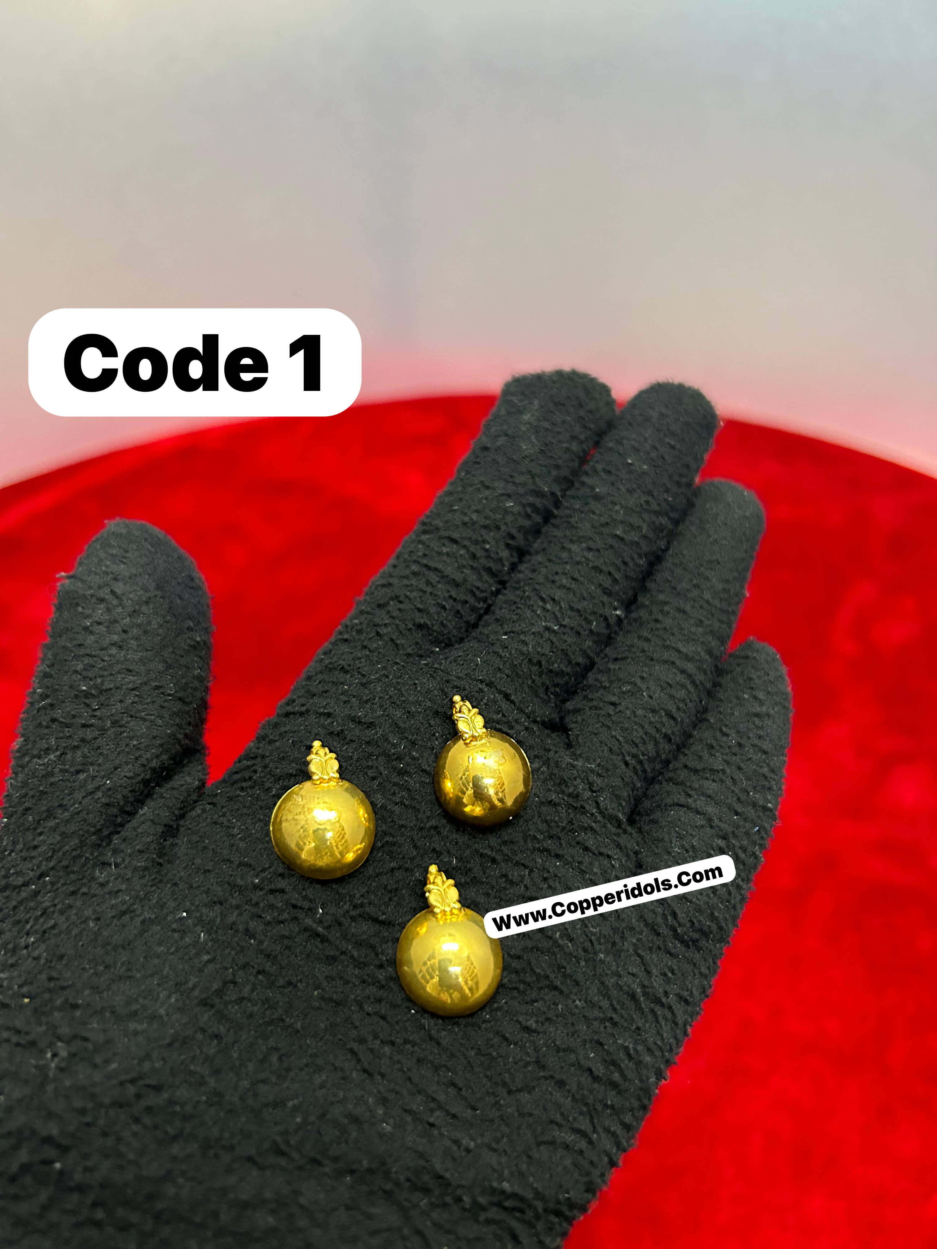 Panchaloha made gold polished Bottu thali , ginni bottu (set of 2)-https://s3.ap-south-1.amazonaws.com/prod-media-vyaparify-com/vcards/products/69712/24adb184-641f-4a59-8821-cefdce58bea5.jpg Image