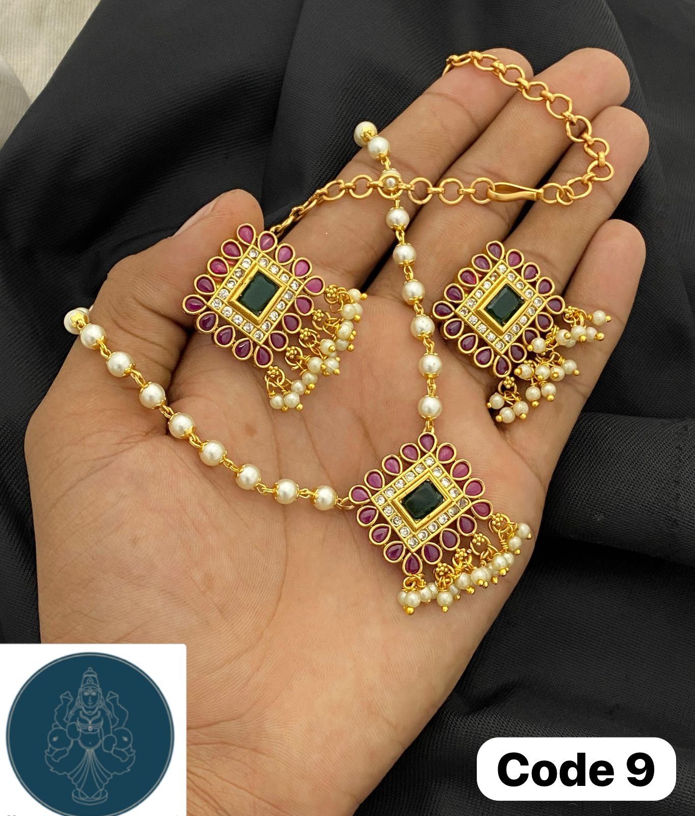 panchaloha made gold polished necklace-https://s3.ap-south-1.amazonaws.com/prod-media-vyaparify-com/vcards/products/73055/8ede8619-28d1-43ae-99e1-b21ad4932546.jpg Image