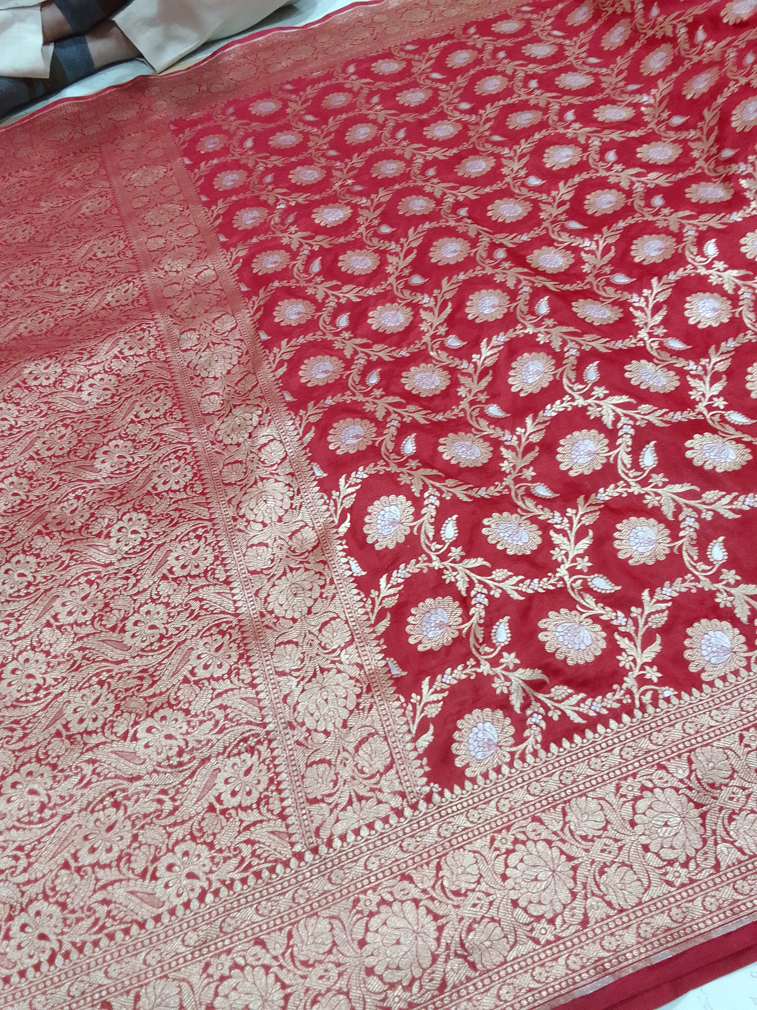 Pure Banarasi silk saree-https://s3.ap-south-1.amazonaws.com/prod-media-vyaparify-com/vcards/products/75453/IMG_20220328_190117.jpg Image