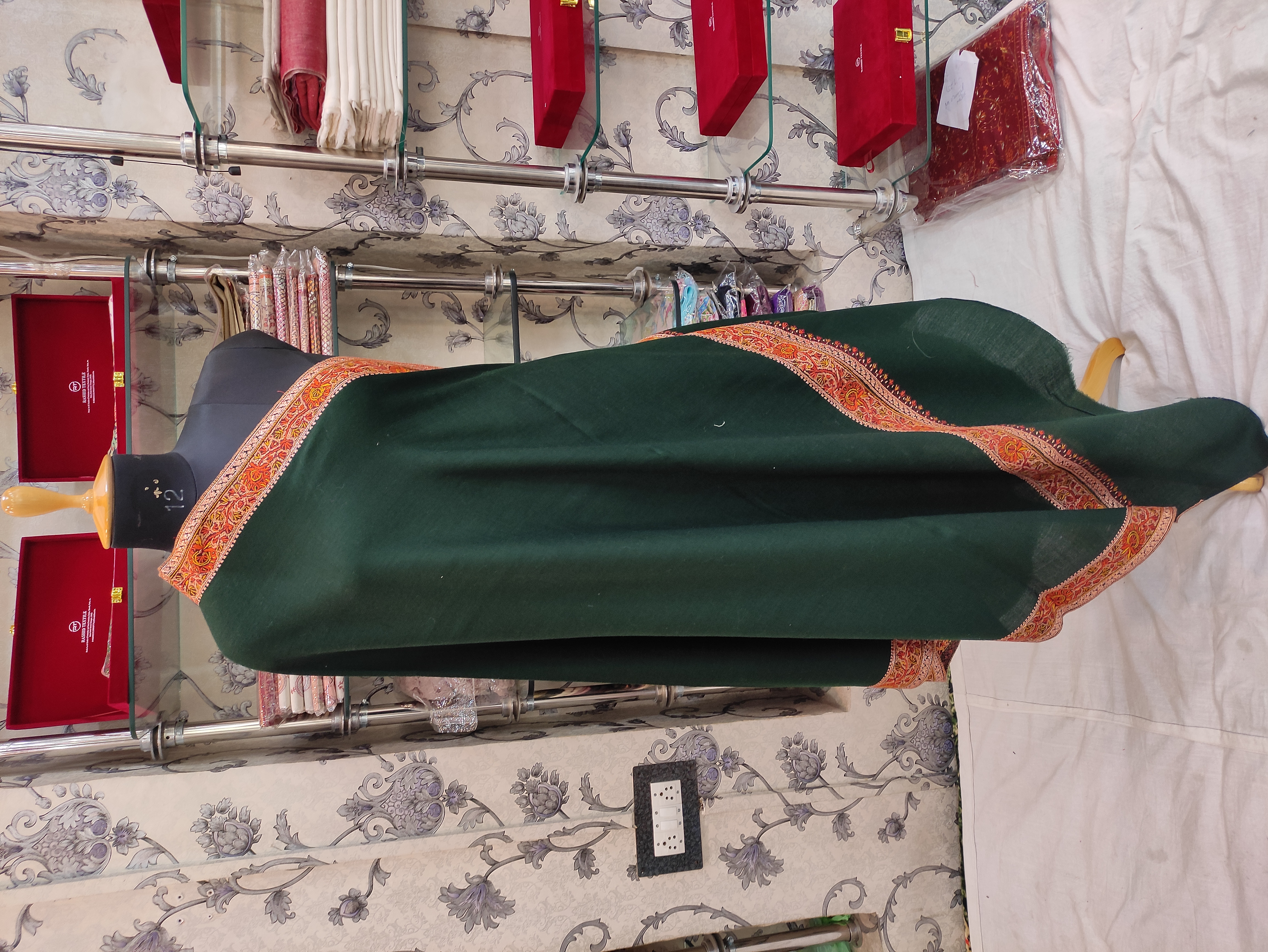  Semi pashmina hand dor dar MUDASIR MANZOOR Main Road Hawal Srinagar Kashmir Near Al Souk Jannat Complex