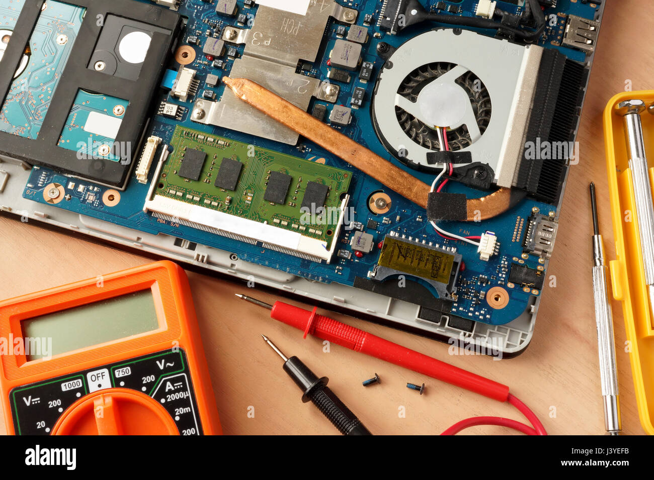 LAPTOP CHIP LEVEL REPAIR S S INFOTECH THAKURPUKUR BAZAR