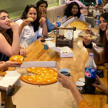 LA PINOZ PIZZA GULMOHAR | Flat Out Deal