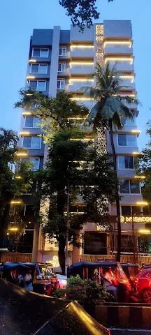 3 BHK Flat for Sale in Vile Parle West sv road Opposite Bata showroom