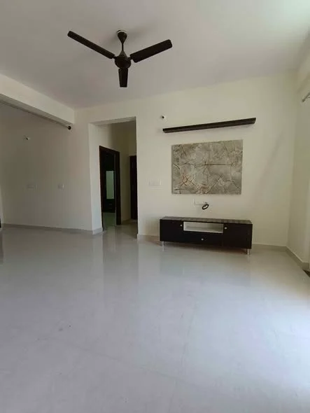2 BHK Flat for Rent in Singsandra kudlu road Close to Hsr layout and Hosa road