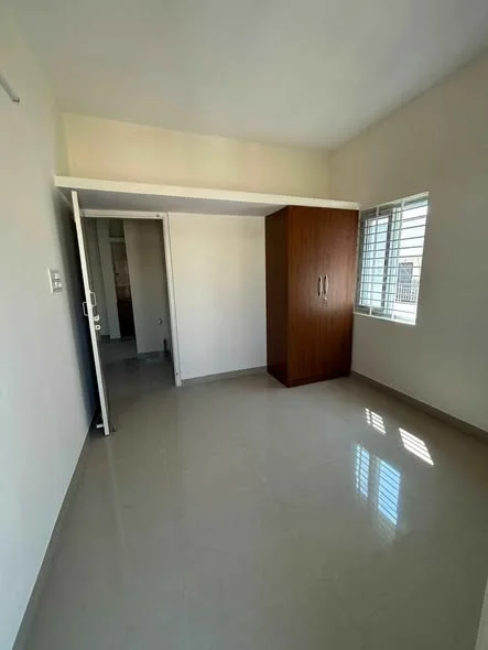 2 BHK Flat for Rent in walkable distance From prestige tech park