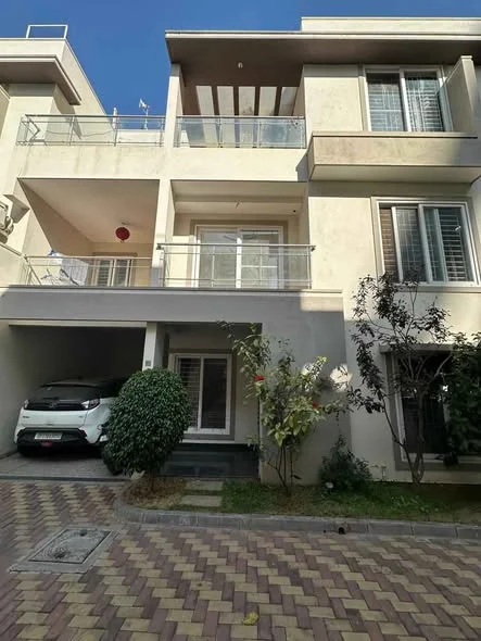 Single Occupancy in 5 BHK Villa for Rent in Venus Gardenia