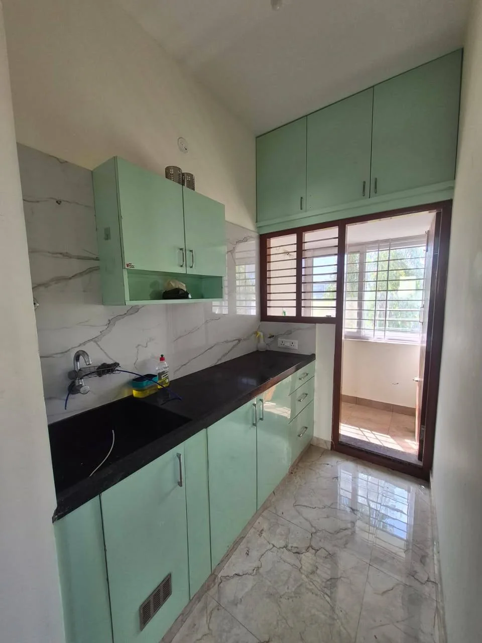 2 BHK Flat for Rent in kudlu gate metro station near hsr layout 2km