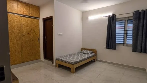 1 BHK Flat for Rent in walkable distance to Manyatha tech park