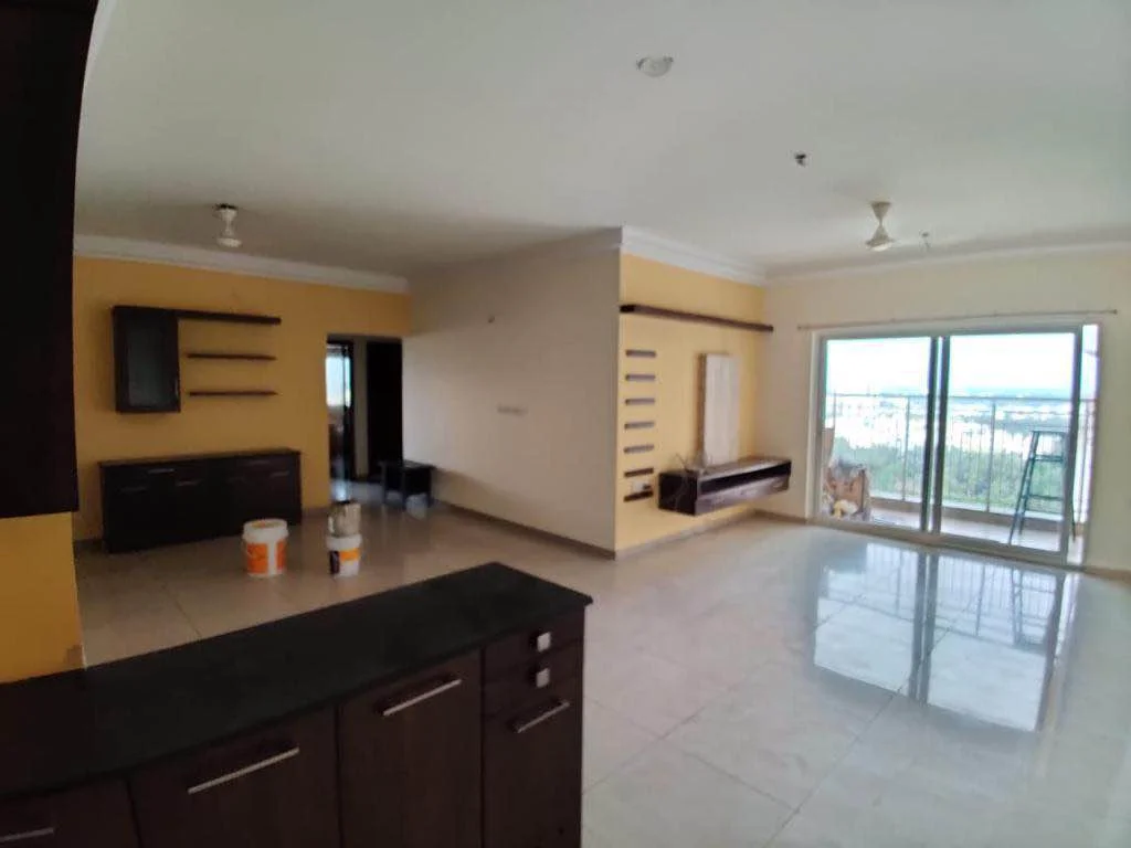 Single Occupancy for Female in 3 BHK Flat for Rent in Whitefield