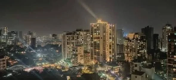 Single Occupancy in 2 BHK Flat for Rent in exactly opp Kokilaben hospital ,5 mins walking frm dn nagar metro Andheri west