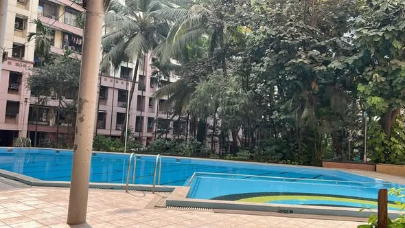 Single Occupancy for Female in 4 BHK Flat for Rent in 10th Floor