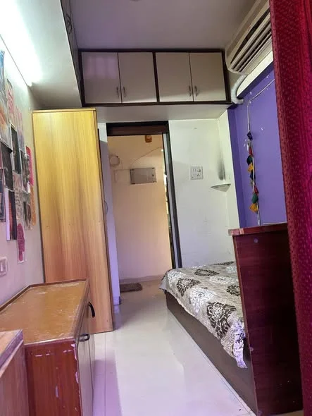 Single Occupancy for Female in 4 BHK Flat for Rent in 10th Floor