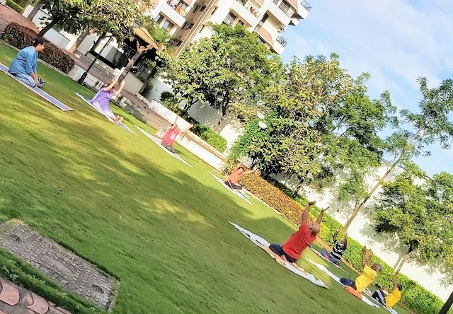 2 BHK Flat for Rent in NIBM Road