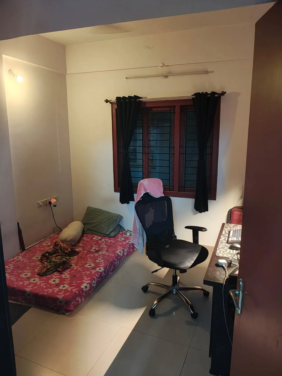 Single Occupancy for Male in 1 BHK Flat for Rent in Kundalahalli Gate