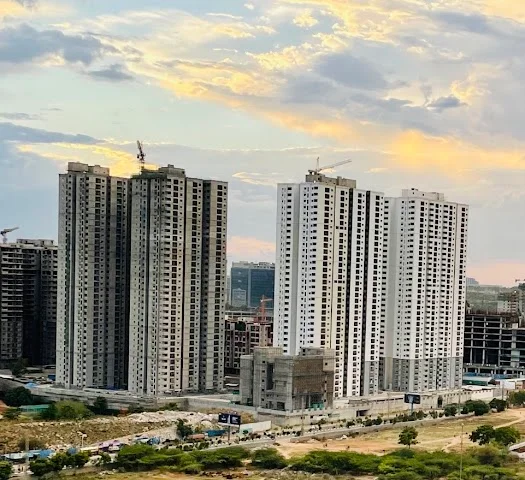 Single Occupancy for Male in 3 BHK Flat for Rent in Golden Mile Road