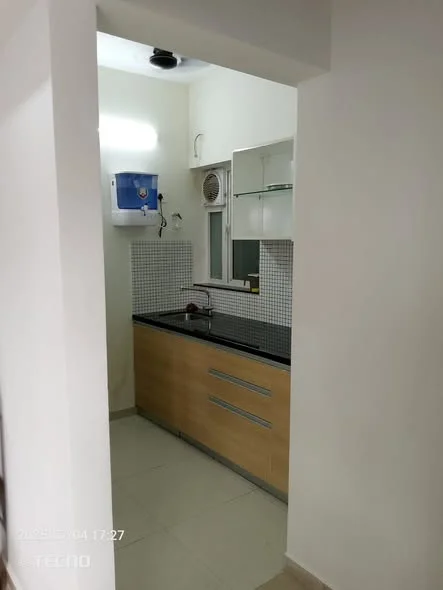 Single Occupancy for Male in Flat for Rent in Malad East