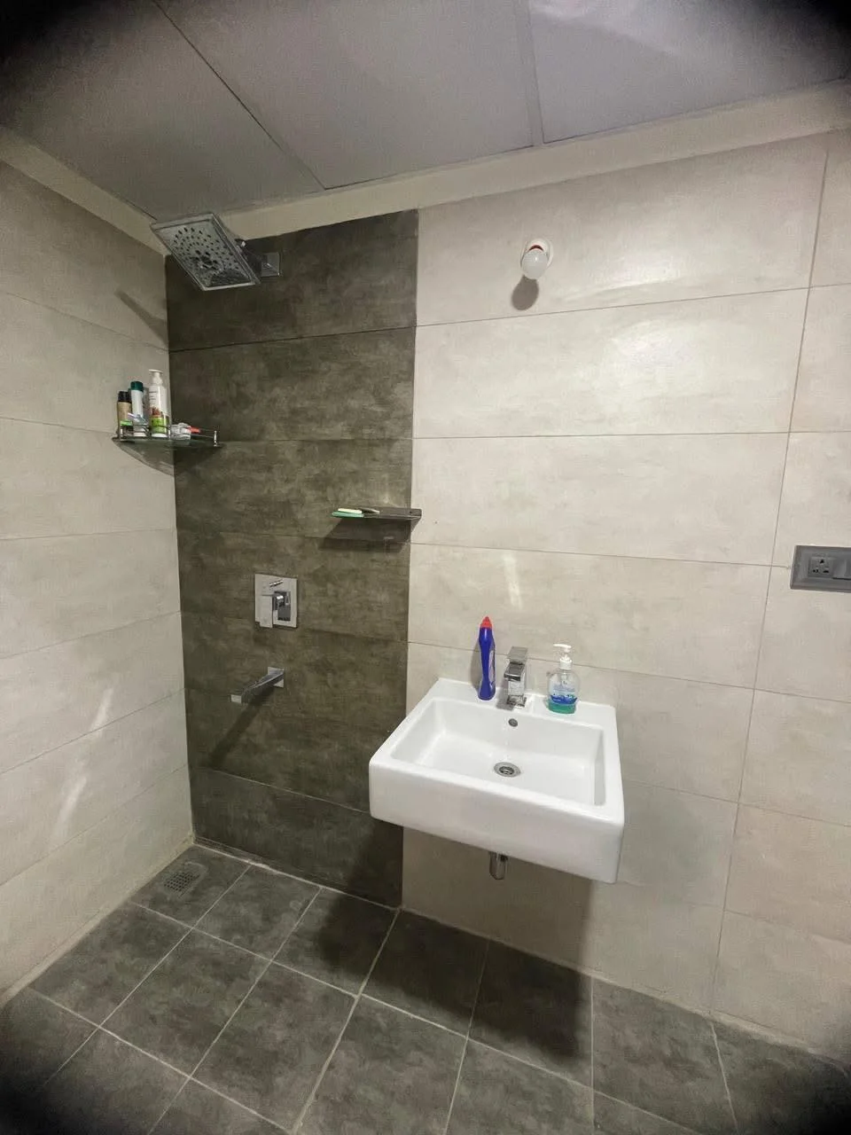 Single Occupancy for Male in 1 BHK Flat for Rent in Narsingi