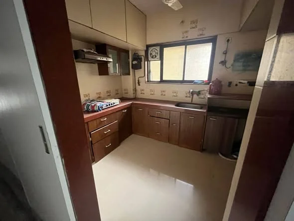 Single Occupancy in 2 BHK Flat for Rent in Malad West evershine Nagar near dmart and merto station