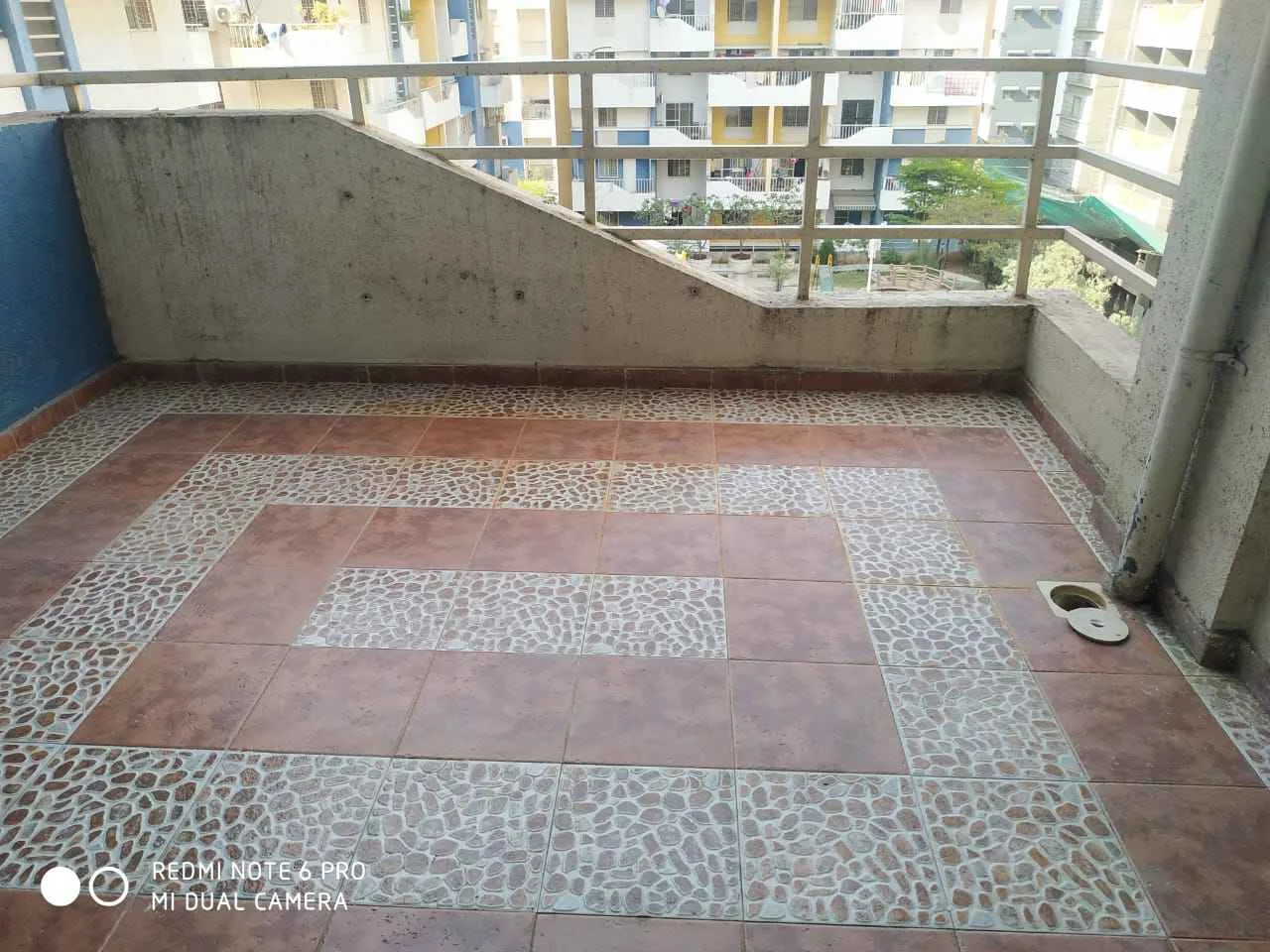2 BHK Flat for Sale in Mout n glory society