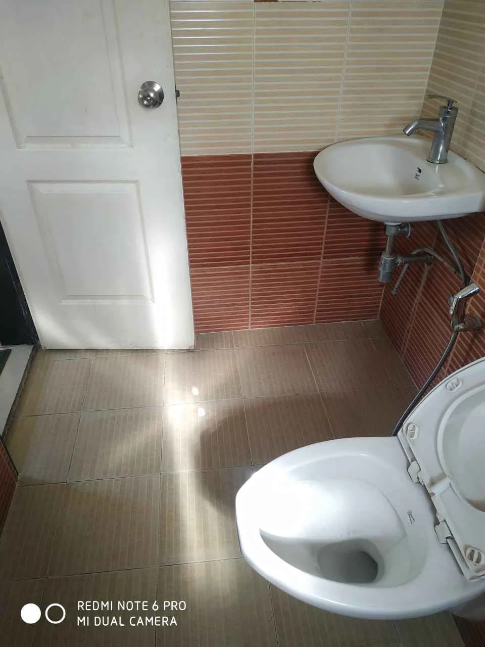 2 BHK Flat for Sale in Mout n glory society