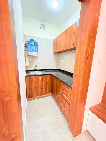 1 BHK Flat for Rent in 1km to Nexus Mall