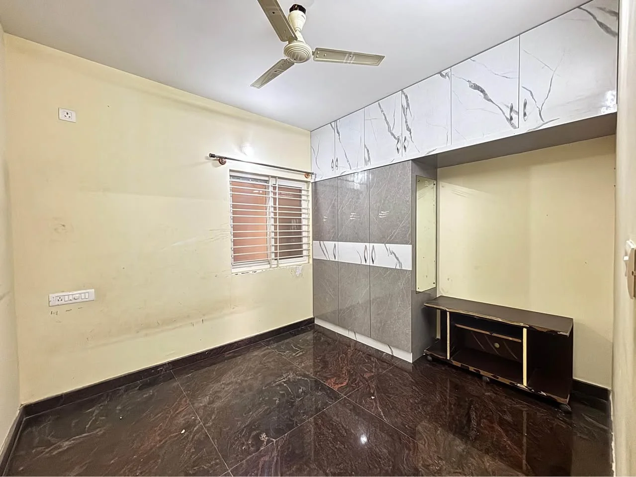 1 BHK Flat for Rent in HSRLAYOUT HARALUR