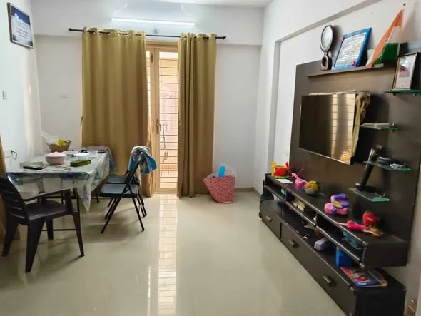 2 BHK Flat for Rent in dhanori main location Near Market Near triaa Mall
