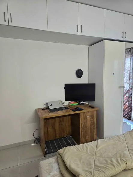 Single Occupancy for Male in 1 BHK Flat for Rent in Mulberry woods